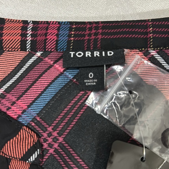 NWT Torrrid plaid top. Size 12 - Picture 7 of 9